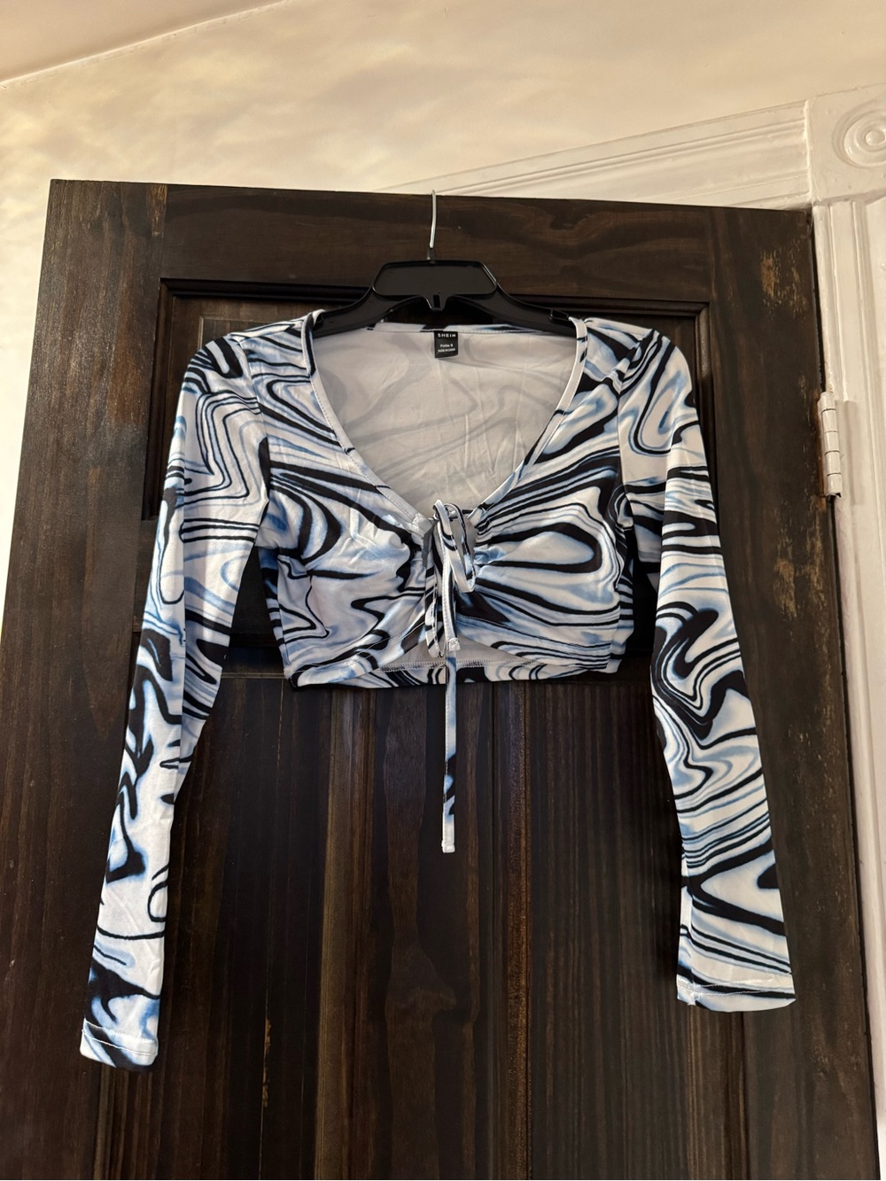 Blue and Black Marble-Print Tie-Front Long Sleeve Crop Top